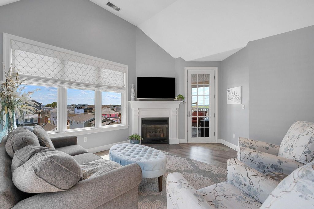 Image 12 of property listing at 22 K St Apt 301, Hampton, NH 03842