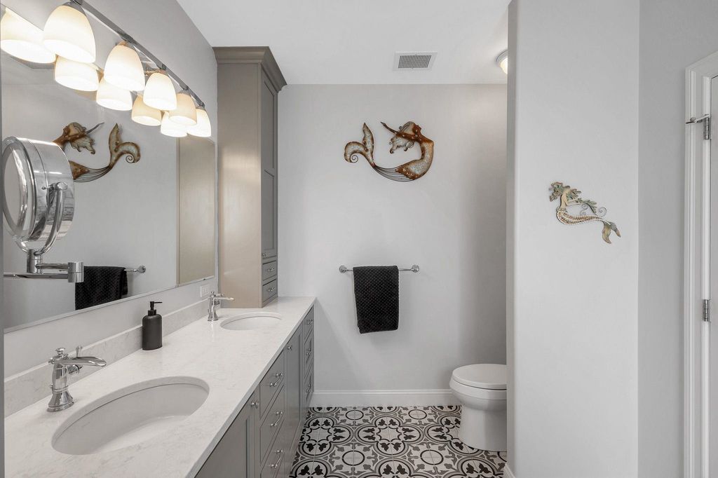 Image 22 of property listing at 22 K St Apt 301, Hampton, NH 03842