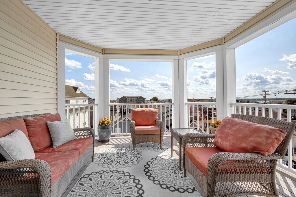 Image 30 of property listing at 22 K St Apt 301, Hampton, NH 03842