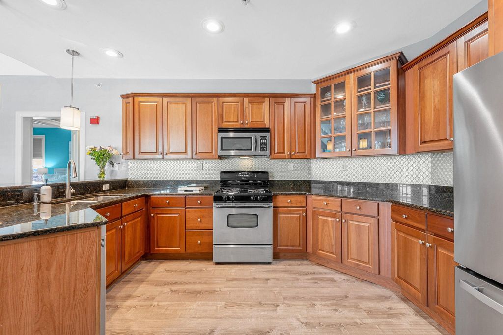 Image 5 of property listing at 22 K St Apt 301, Hampton, NH 03842