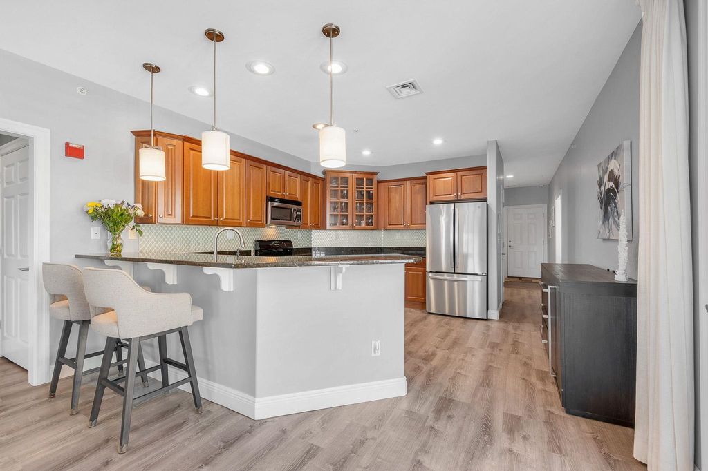 Image 6 of property listing at 22 K St Apt 301, Hampton, NH 03842
