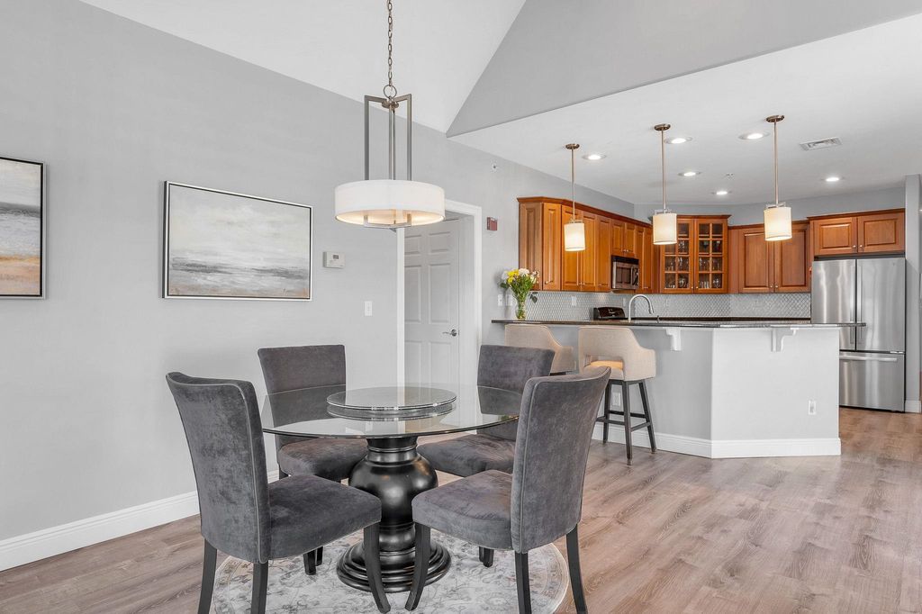 Image 9 of property listing at 22 K St Apt 301, Hampton, NH 03842