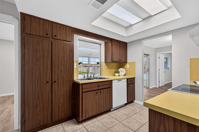 430 SUNNYSIDE DRIVE, Venice, FL 34293