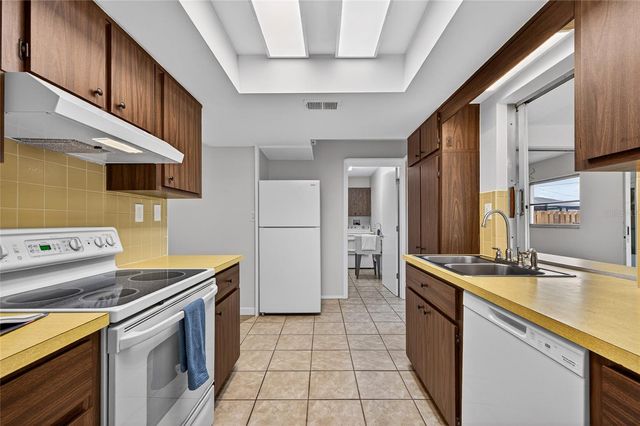 430 SUNNYSIDE DRIVE, Venice, FL 34293