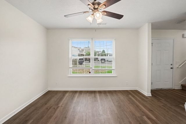 3005 Ace Wintermeyer Dr, La Vergne, TN 37086