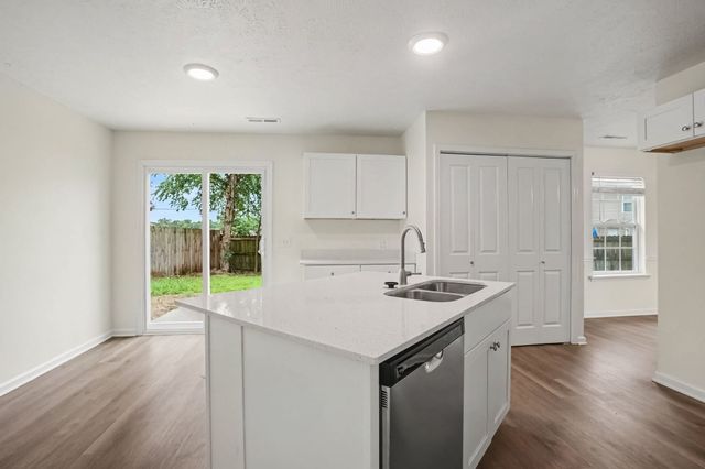 3005 Ace Wintermeyer Dr, La Vergne, TN 37086