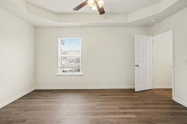 3005 Ace Wintermeyer Dr, La Vergne, TN 37086