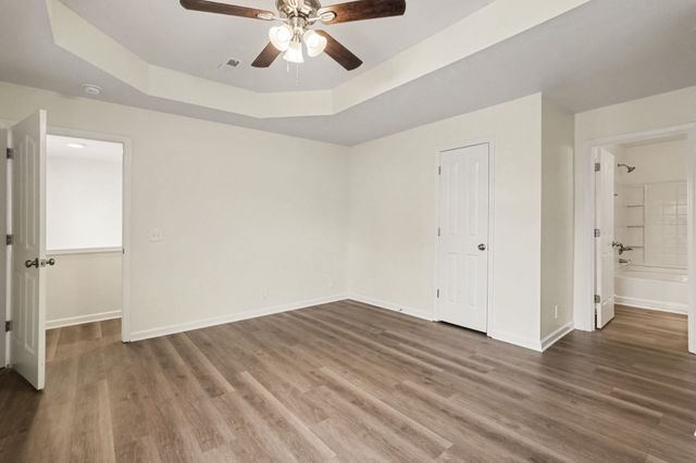 3005 Ace Wintermeyer Dr, La Vergne, TN 37086
