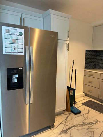 8900 E Jefferson Avenue 632, Detroit, MI 48214