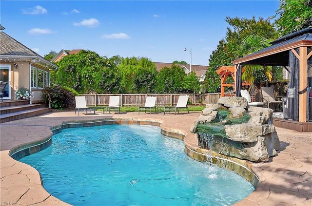 2472 Las Brisas DR, Virginia Beach, VA 23456