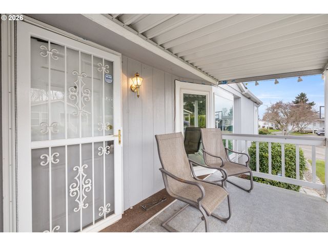 14933 S FOX POINTE Dr 316, Oregon City, OR 97045