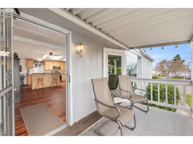 14933 S FOX POINTE Dr 316, Oregon City, OR 97045