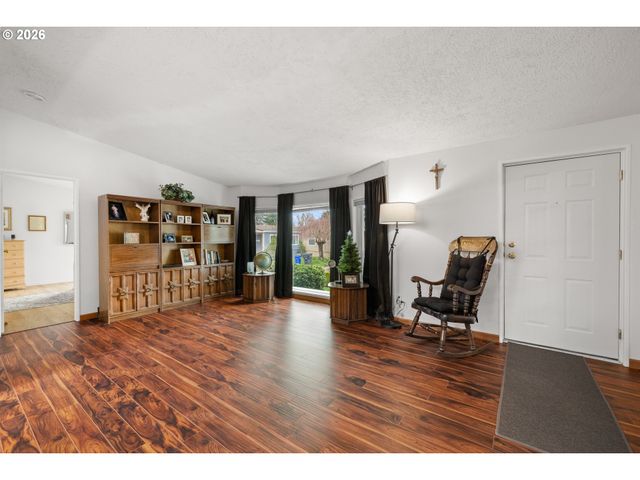 14933 S FOX POINTE Dr 316, Oregon City, OR 97045