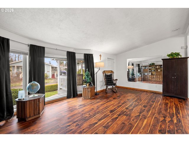 14933 S FOX POINTE Dr 316, Oregon City, OR 97045