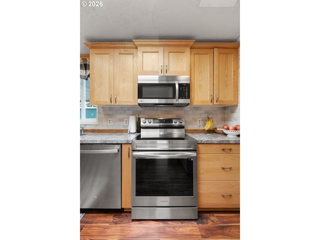 14933 S FOX POINTE Dr 316, Oregon City, OR 97045