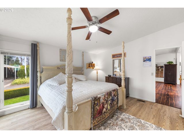 14933 S FOX POINTE Dr 316, Oregon City, OR 97045