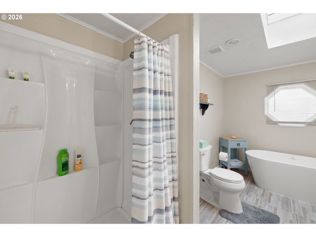 14933 S FOX POINTE Dr 316, Oregon City, OR 97045