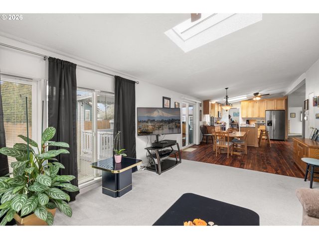 14933 S FOX POINTE Dr 316, Oregon City, OR 97045