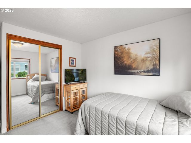 14933 S FOX POINTE Dr 316, Oregon City, OR 97045