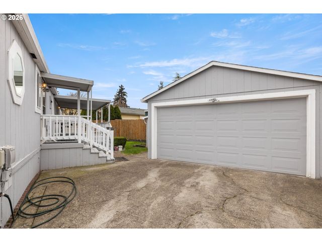 14933 S FOX POINTE Dr 316, Oregon City, OR 97045