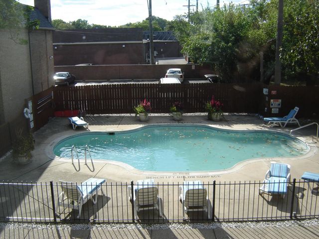 1723 E 14 Mile Road B, Birmingham, MI 48009