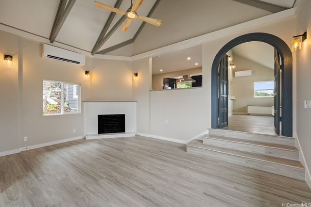 1410 Center Street, Honolulu, HI 96816