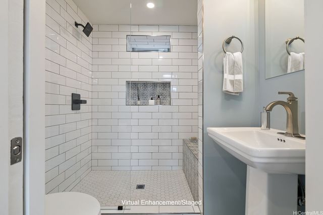 1410 Center Street, Honolulu, HI 96816
