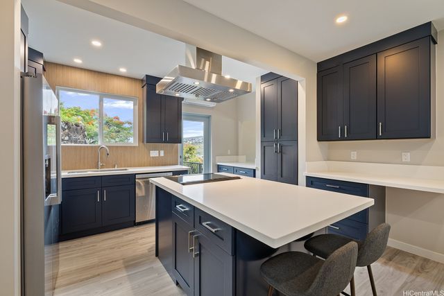 1410 Center Street, Honolulu, HI 96816
