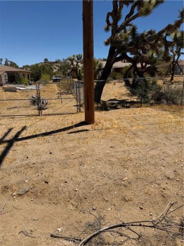 8001 Aster, Yucca Valley, CA 92284