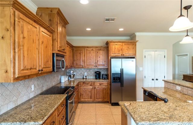 230 Passendale Lane, College Station, TX 77845