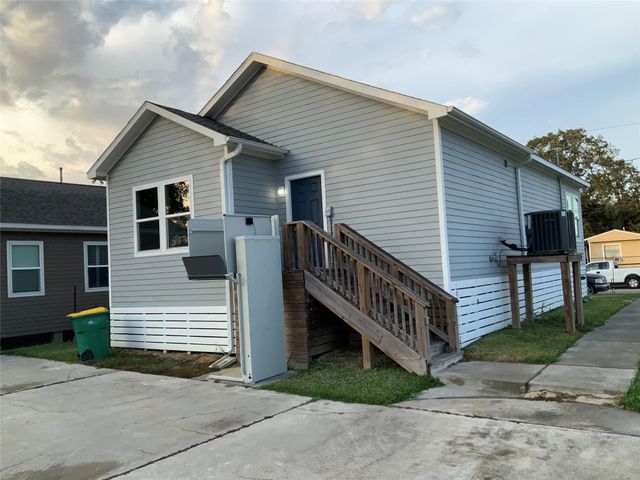 323 E Murrill Street, Baytown, TX 77520