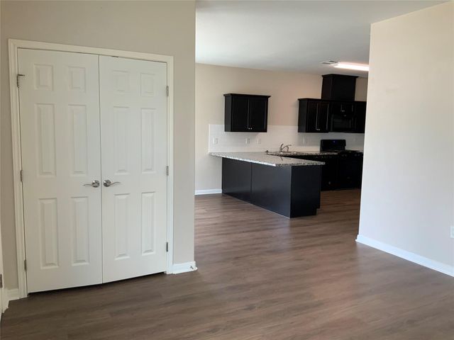 323 E Murrill Street, Baytown, TX 77520