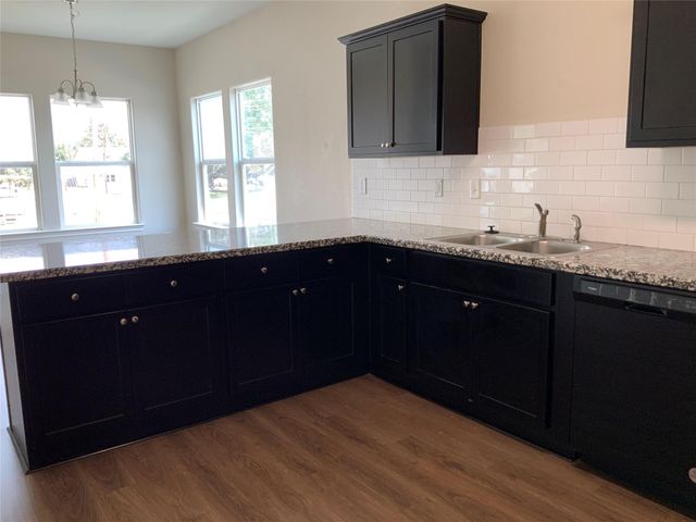 323 E Murrill Street, Baytown, TX 77520