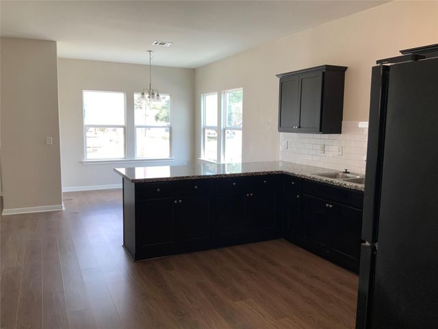 323 E Murrill Street, Baytown, TX 77520