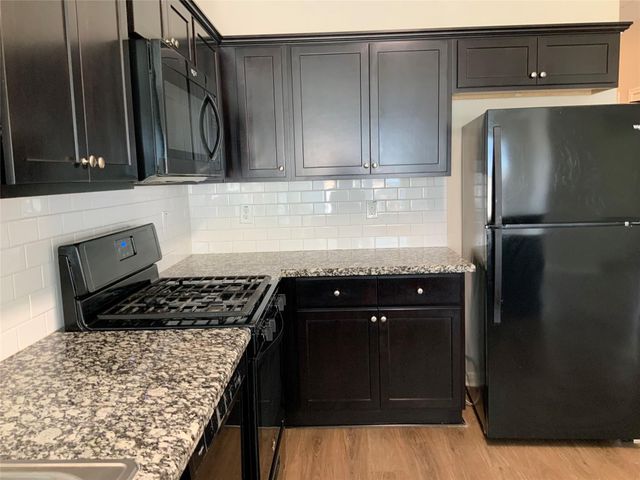 323 E Murrill Street, Baytown, TX 77520
