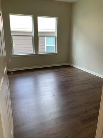 323 E Murrill Street, Baytown, TX 77520
