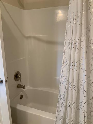 323 E Murrill Street, Baytown, TX 77520