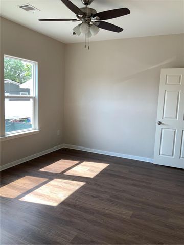 323 E Murrill Street, Baytown, TX 77520