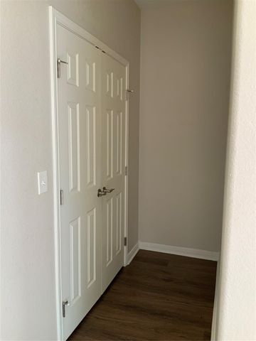 323 E Murrill Street, Baytown, TX 77520