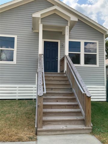 323 E Murrill Street, Baytown, TX 77520