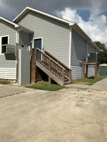 323 E Murrill Street, Baytown, TX 77520