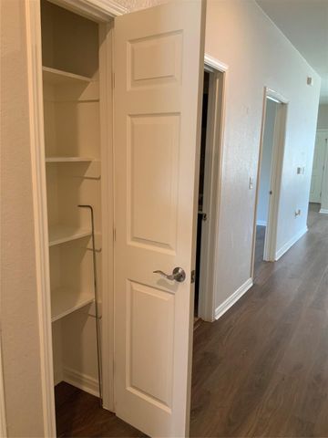 323 E Murrill Street, Baytown, TX 77520