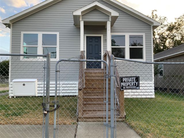 323 E Murrill Street, Baytown, TX 77520