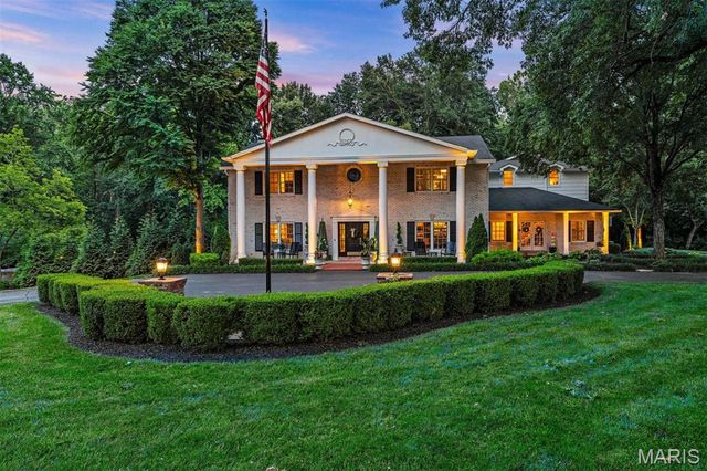 34 Somerset Downs Drive, Ladue, MO 63124