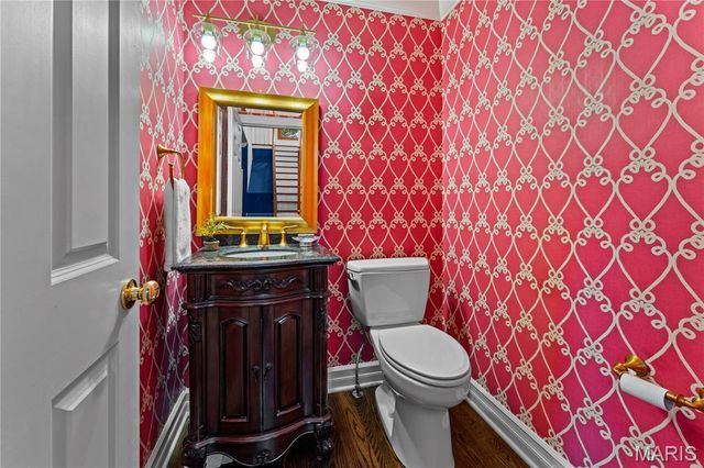 34 Somerset Downs Drive, Ladue, MO 63124