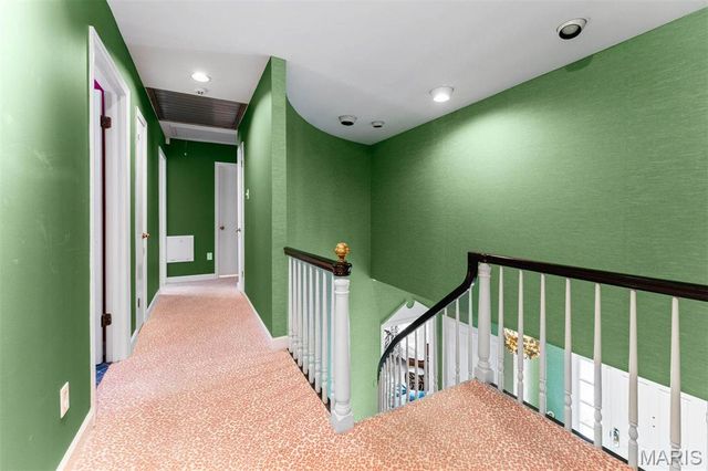 34 Somerset Downs Drive, Ladue, MO 63124