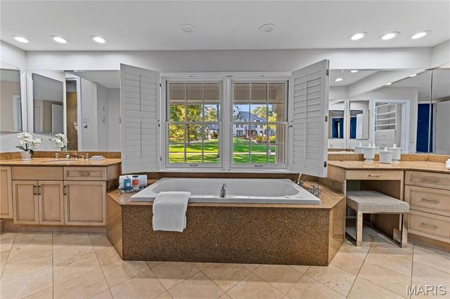 34 Somerset Downs Drive, Ladue, MO 63124