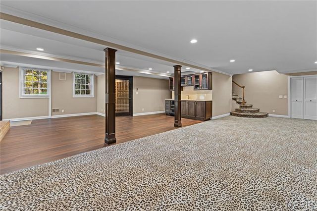 34 Somerset Downs Drive, Ladue, MO 63124