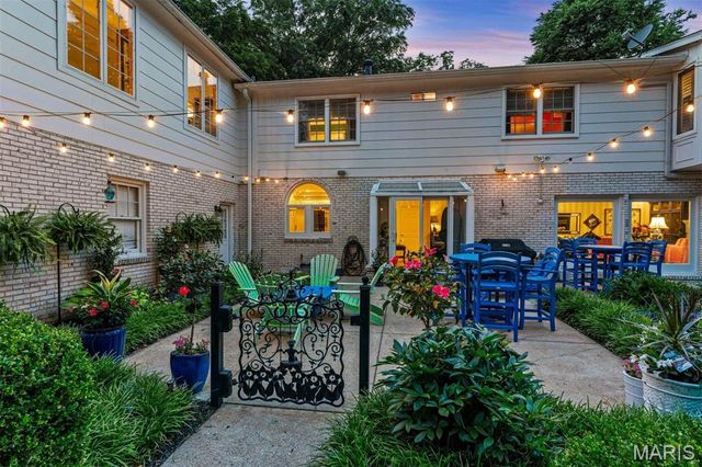 34 Somerset Downs Drive, Ladue, MO 63124