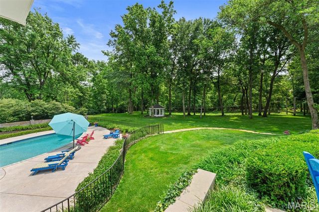 34 Somerset Downs Drive, Ladue, MO 63124